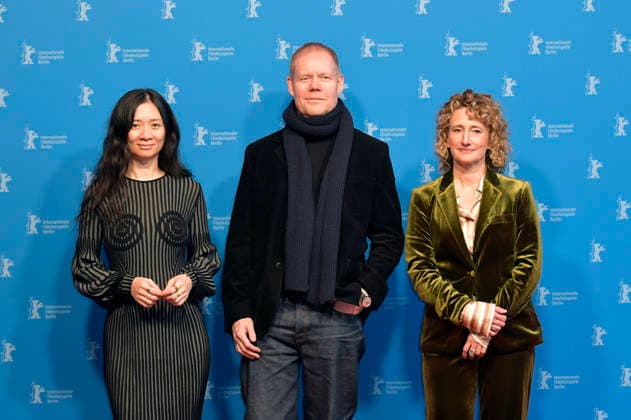 Chloe Zhao, Max Richter and Tricia Tuttle at the award ceremony of the Berlinale Camera to Max Richter at the Berlinale 2026 76 Berlin International Film Festival in the Haus der Berliner Festspiele Berlin, 18 02 2026 Foto:xM.xBehrensx xFuturexImagex richter_6204