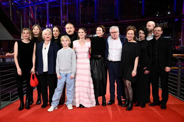 Rahel Ohm, Gina Henkel, Yvon Moltzen, Frida Hornemann, Max Riemelt, Eva Trobisch, guest, Eva Löbau, Florian Lukas and team at the premiere of the feature film Something Very Special Home Stories at the Berlinale 2026 76 Berlin International Film Festival in the Berlinale Palast Berlin, 18 02 2026 Foto:xN.xKubelkax xFuturexImagex besonderes_6232