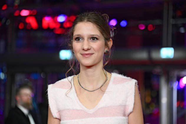 Frida Hornemann at the premiere of the feature film Something Very Special Home Stories at the Berlinale 2026 76 Berlin International Film Festival in the Berlinale Palast Berlin, 18 02 2026 Foto:xN.xKubelkax xFuturexImagex besonderes_6239