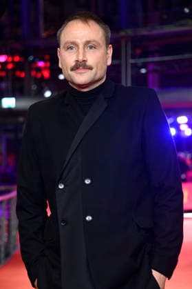 Max Riemelt at the premiere of the feature film Something Very Special Home Stories at the Berlinale 2026 76 Berlin International Film Festival in the Berlinale Palast Berlin, 18 02 2026 Foto:xN.xKubelkax xFuturexImagex besonderes_6246
