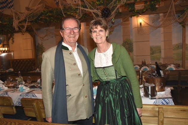 Thomas Haffa Entrepreneur Petra Reinbold Landlady Muenchen 18 02 2026 Zum Franziskaner Ash Wednesday Fish Dinner Photo Muenchen