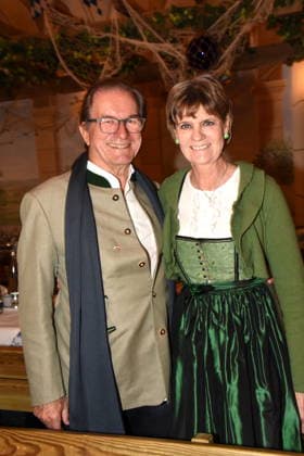 Thomas Haffa Entrepreneur Petra Reinbold Landlady Muenchen 18 02 2026 Zum Franziskaner Ash Wednesday Fish Dinner Photo Muenchen