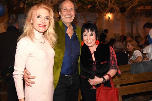 Birgit Muth Presenter Manfred Hielscher Jeweler Uschi Ackermann Kaefer Witwe Muenchen 18 02 2026 To the Franciscan Ash Wednesday Fish Dinner Photo Muenchen