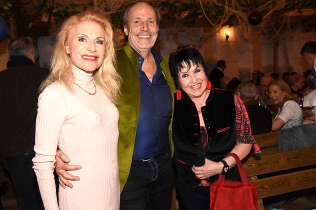 Birgit Muth Presenter Manfred Hielscher Jeweler Uschi Ackermann Kaefer Witwe Muenchen 18 02 2026 To the Franciscan Ash Wednesday Fish Dinner Photo Muenchen