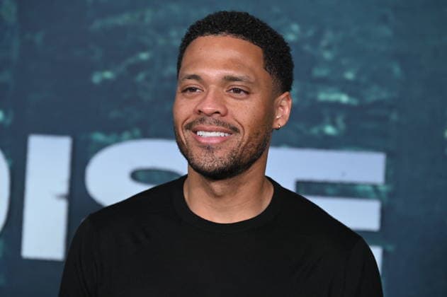 LOS ANGELES, CALIFORNIA FEBRUARY 18 Deric Augustine the premiere of Hulus Paradise Season 2 at Paramount Theatre on February 18, 2026 in Los Angeles, California Credit Michael Mattes AdMedia 453232 2026 02 19  Copyright: xAdMediax STAR_453232_015
