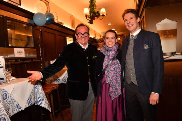 Clemens Baumgärtner with wife Stefanie and Matthias Reinhold Ash Wednesday fish dinner at Franziskaner Munich February 18, 2026