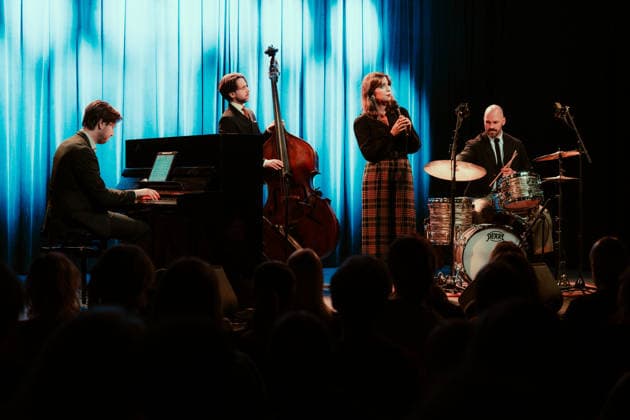 Amanda Ginsburg live in Copenhagen, Denmark Copenhagen, Denmark. 18th, February 2026. The Swedish singer Amanda Ginsburg performs a live concert at Hotel Cecil as part of Vinterjazz 2026 in Copenhagen. Denmark, Copenhagen  Copyright: xGonzalesxPhoto MathiasxKristensenx