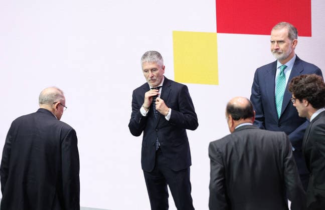 Felipe VI presides over the presentation of the IX edition of the National SME of the Year Award I D The Minister of the Interior, Fernando Grande Marlaska, and King Felipe VI during the presentation of the IX edition of the National SME of the Year Award, on February 19, 2026, in Madrid Spain The National SME of the Year Award is an award that recognizes the work of small and medium-sized Spanish companies and their initiatives in internationalization, innovation, digitization, training and employment, and sustainability 19 FEBRUARY 2026 Marta Ferná Madrid Madrid Madrid Spain  Copyright: xMartaxFernandezx 7305751