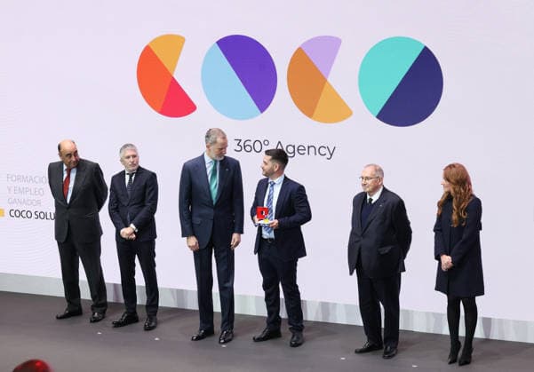Felipe VI presides over the presentation of the 9th edition of the National SME of the Year Award I D The president of Santander Spain, Luis Isasi the Minister of the Interior, Fernando Grande Marlaska King Felipe VI the representative of the award-winning COCO the president of the Spanish Chamber of Commerce, José Luis Bonet, and the CEO of PRISA Media, Pilar Gil, during the presentation of the IX edition of the National SME of the Year Award, on February 19, 2026, in Madrid Spain The National SME of the Year Award is an award that recognizes the work of small and medium-sized Spanish companies and their initiatives in internationalization, innovation, digitalization, training and employment, and sustainability 19 FEBRUARY 2026 Marta Fern  Copyright: xMartaxFernandezx 7305791