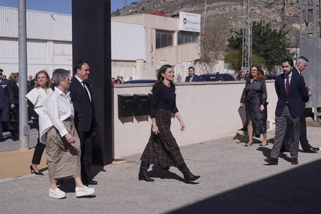 Queen Letizia visits the facilities of Pedro García Queen Letizia, accompanied by the president of the Valencian Community, Juanfran Pérez Llorca, during the visit to the facilities of the footwear company Pedro García on the occasion of its centenary, in the Campo Alto industrial estate, on February 19, 2026, in Elda, Alicante Spain The Queen visited the factory founded in Elda in 1925 by Pedro García, grandfather of the current director, to see first-hand the daily work process of the artisans 19 FEBRUARY 2026 Spain Copyright: xRobertoxPlazax 7305835