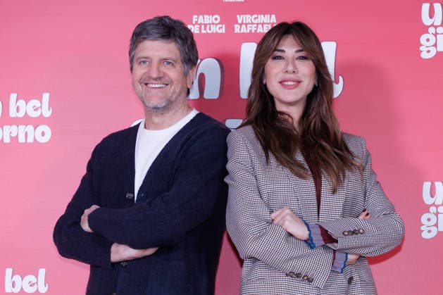 News - Photocall - UN BEL GIORNO Fabio De Luigi and Virginia Raffaele attend the photocall of the movie UN BEL GIORNO on February 19, 2026 at Cinema Barberini, Rome, Italy Rome Cinema Barberini Italy Copyright: xEmanuelaxVertollix xLiveMediax LPN_2303487