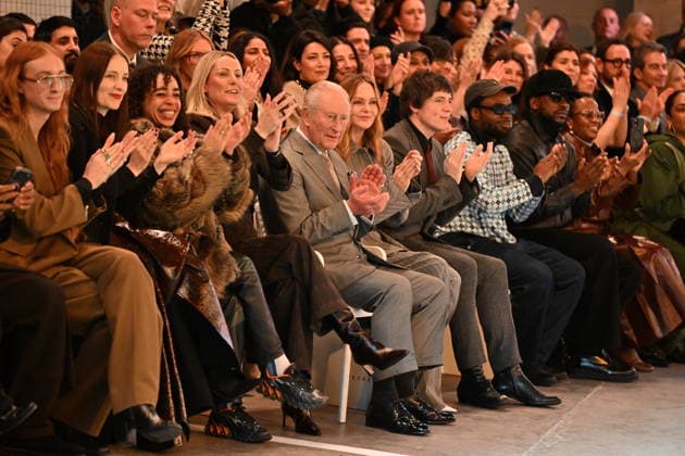 February 19, 2026, London, London, UK: London, UK. King Charles III watching from the front row a fashion show by British-Nigerian designer Tolu Coker. The King s visit marks the first day of London Fashion Week. London UK  - ZUMAl94_ 20260219_zaf_l94_019 Copyright: xLondonxNewsxPicturesx