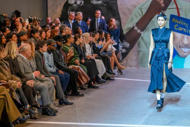 February 19, 2026, London, London, UK: London, UK. King Charles III watching from the front row a fashion show by British-Nigerian designer Tolu Coker. The King s visit marks the first day of London Fashion Week. London UK  - ZUMAl94_ 20260219_zaf_l94_035 Copyright: xLondonxNewsxPicturesx