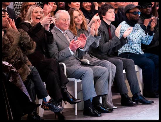 . 19 02 2026. London, United Kingdom. King Charles III with British Fashion Council CEO Laura Weir (left) and Designer Stella McCartney as they applaud at the end of the Tolu Coker show, on the opening day of London Fashion Week , on the day his brother Andrew Mountbatten-Windsor was arrested.  xStephenxLockx xi-Imagesx IIM-26581-0034