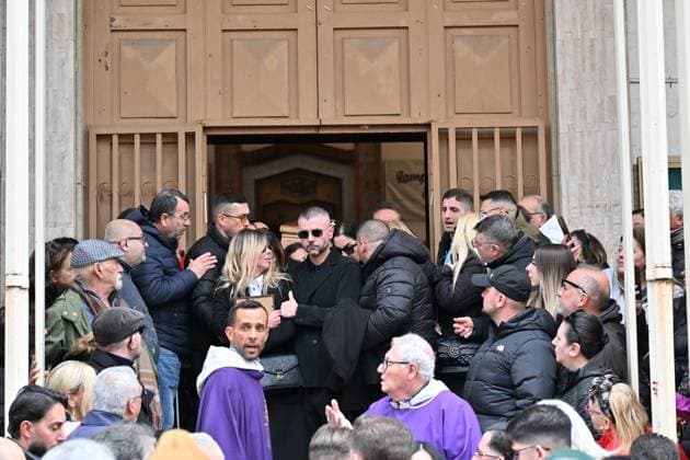 Naples. Funeral of Vincenzo D Agostino, lyricist for Gigi D Alessio, Sal Da Vinci, and many other artists. Pictured: Gianni Fiorellino.  Copyright: xFelicexDexMartinox xipa-agency.netx xFelicexDexMartinox IPA_Agency_IPA71733509