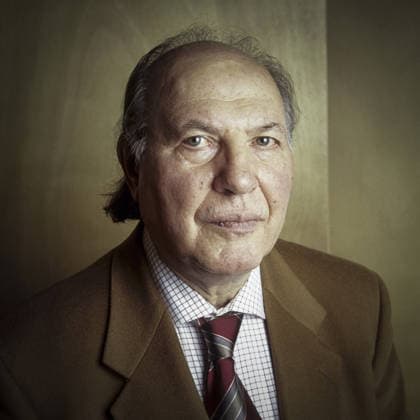 Portrait de Imre Kertesz apres l’attribution du Prix Nobel de Litterature lors de la conference de presse à la Bibliotheque Nationale de France (BNF) à Paris le 29 novembre 2002 Philippe Matsas Opale.photo RECORD DATE NOT STATED *** Portrait of Imre Kertesz after the award of the Nobel Prize for Literature during the press conference at the Bibliotheque Nationale de France BNF in Paris on November 29, 2002 Philippe Matsas Opale photo RECORD DATE NOT STATED  Copyright: x PhilippexMATSAS opale.photox