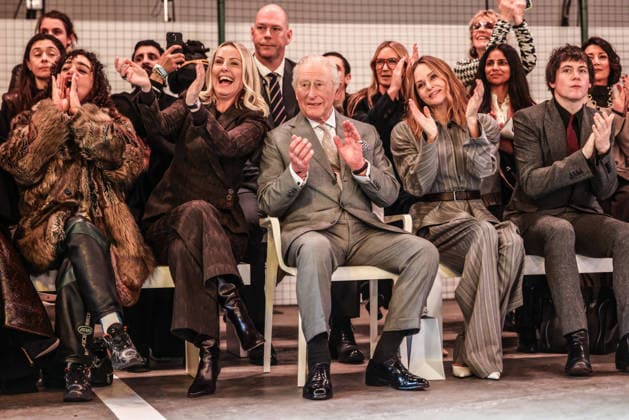 . 19 02 2026. London, United Kingdom. King Charles III with British Fashion Council CEO Laura Weir (left) and Designer Stella McCartney (right) at the end of the Tolu Coker show, on the opening day of London Fashion Week , on the day his brother Andrew Mountbatten-Windsor was arrested.  xi-Imagesx xPoolx IIM-26581-0045