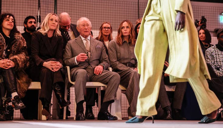 . 19 02 2026. London, United Kingdom. King Charles III with British Fashion Council CEO Laura Weir (left) and Designer Stella McCartney (right) as they watch the Tolu Coker show, on the opening day of London Fashion Week , on the day his brother Andrew Mountbatten-Windsor was arrested.  xi-Imagesx xPoolx IIM-26581-0050