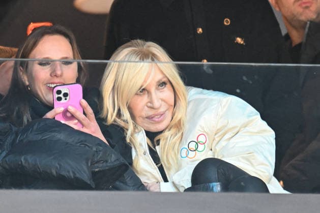 Winter Olympics - Donatella Versace At Ice Hockey Arena Italian fashion designer Donatella Francesca Versace is seen in the stands during the Women s Gold Medal match between the United States and Canada on day 13 of the Milano Cortina 2026 Winter Olympic games at Milano Santagiulia Ice Hockey Arena on February 19, 2026 in Milan, Italy. Photo by JMP ABACAPRESS.COM Milan Italy  Copyright: xJMP ABACAx