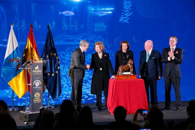 Presentation of the Gorilla 2024 Award to Queen Sofia The President of the Government of the Canary Islands, Fernando Clavijo 1i , congratulates Queen Sofia 2i during the presentation of the Gorilla 2024 Award, on February 19, 2026, in Las Palmas de Gran Canaria, Canary Islands Spain The award is given in recognition of her commitment to biodiversity conservation 19 FEBRUARY 2026 LAS PALMAS CANARIAS QUEEN SOFÍA QUEEN SOFÍA REALEZA PRIZE Europa Press Canary Islands 19 02 2026 Las Palmas de Gran Canaria Island Las Palmas de Gran Canaria Island Spain  Copyright: xEuropaxPressxCanariasx 7307526