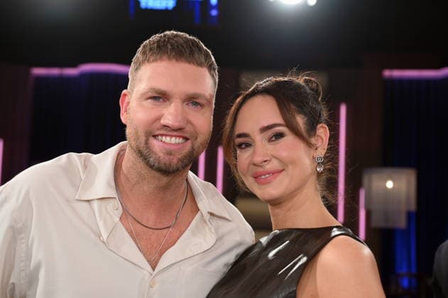 Jessica and Konstantin Streifling, known from the Netflix reality show Love is Blind as Jessi and Konsti, as guests on the WDR talk show Kölner Treff