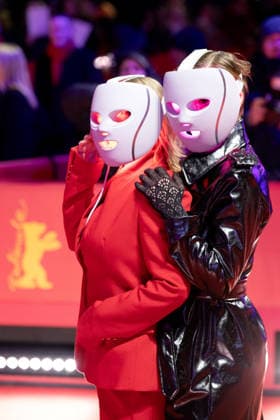The Testament of Ann Lee , Premiere at the Berlinale, Berlin, 19 02 2026 Tina Ruland and Isabell Horn on the red carpet at the premiere of the film The Testament Of Ann Lee at the Berlinale in the Berlin Theater am Potsdamer Platz on 19 02 2026 The 76 Berlin International Film Festival will take place from February 12 to 22, 2026 , Germany Berlin Theater am Pot Copyright: xJensxFinkex