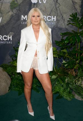 Monarch Legacy of Monsters Premiere - Los Angeles, USA LOS ANGELES, USA. February 19, 2026: Ashlee Keating at the season 2 premiere for Apple s Monarch: Legacy of Monsters at the TCL Chinese Theatre. Los Angeles CA USA  Copyright: xPaulxSmith Featureflashx