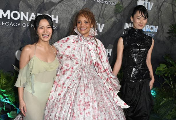 ˜Monarch: Legacy of Monsters™ Season 2 World Premiere Anna Sawai, Kiersey Clemons, and Mari Yamamoto arriving at Apple TV™s Monarch: Legacy of Monsters™ season 2 world premiere held at the TCL Chinese Theatre on February 19, 2026 in Hollywood, Ca. Hollywood TCL Chinese Theatre California USA Copyright: xLeexWatt AFF-USA.COMx