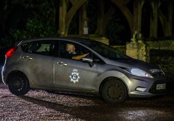Police search home of Andrew Mountbatten-Windsor after arrest SANDINGHAM, NORFOLK, UNITED KINGDOM - FEBRUARY 20: Police are seen entering and leaving the home of Andrew Mountbatten-Windsor at Wood Farm on the Sandringham estate in Norfolk, United Kingdom, on February 20, 2026, following his arrest on suspicion of misconduct in public office. The operation is part of an ongoing investigation into allegations related to the alleged sharing of confidential information during his time as the UK’s special trade envoy. Stuart Brock Anadolu Norfolk United Kingdom. Editorial use only. Please get in touch for any other usage.  Copyright: x2026xAnadoluxStuartxBrockx