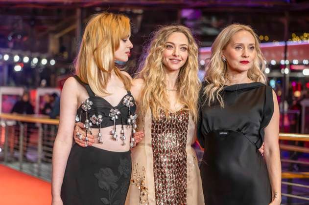 abb Viola Prettejohn Amanda Seyfried and Mona Fastvold on the red carpet at the film premiere The Testament of Ann Leeat the Berlinale 76 International Film Festival at Berlinale Palast on Thursday February 19, 2026 in Berlin Berlin Germany
