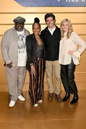 Cedric the Entertainer, Tichina Arnold, Max Greenfield and Beth Behrs at the season finale party for the CBS series The Neighborhood at the Radford Studio Center Los Angeles, 19 02 2026 Foto:xD.xStarbuckx xFuturexImagex neighborhood_6263