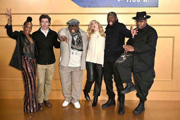 Tichina Arnold, Max Greenfield, Cedric the Entertainer, Beth Behrs, Sheaun McKinney and Marcel Spears at the season finale party for the CBS series The Neighborhood at the Radford Studio Center Los Angeles, 19 02 2026 Foto:xD.xStarbuckx xFuturexImagex neighborhood_6266