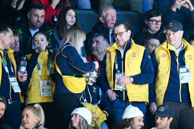 Winter Olympics - Swedish Royal Family At Ice Hockey Match Canada v Finland Princess Estelle, prince Oscar and prince Daniel of Sweden in the stands during the men s ice hockey semifinal between Canada and Finland during the 2026 Winter Olympics, in Milan, Italy on February 20, 2026. Photo by JMP ABACAPRESS.COM Milan Italy  Copyright: xJMP ABACAx