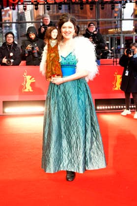 Anna Fitch at the premiere of the documentary Yo Love Is a Rebellious Bird at the Berlinale 2026 76 Berlin International Film Festival in the Berlinale Palast Berlin, 20 02 2026 Foto:xM.xBehrensx xFuturexImagex bird_6201