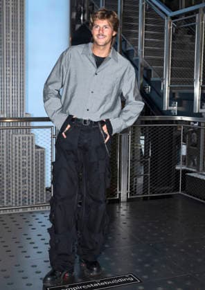 February 20, 2026, New York, Ny, United States: Ruel Vincent van Dijk aka Ruel visits the Empire State Building Ahead of His New York City Stop on the Ã¢â‚¬oeKicking My FeetÃ¢â‚¬Â North American Tour. Held at Empire State Building in New York. Zuma Press February 20, 2026 New York United States  - ZUMAp281 20260220_zea_p281_003 Copyright: xPhotoxImagexPressx