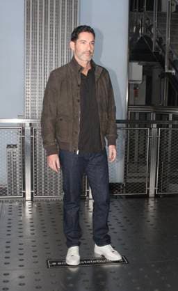 RECORD DATE NOT STATED Tom Ellis and Nick Gehlfuss visit the Empire State Building Observatory for a photo opportunity. (NEW)Tom Ellis and Nick Gehlfuss visit the Empire State Building Observatory for a photo opportunity. February 20, 2026, New York, USA: Tom Ellis at the Empire State Building Observatory for a photo opportunity to celebrate the premiere of CBS™ new drama from Wolf Entertainment, CIA. Credit: Niyi Fote Thenews2 (Foto: Niyi Fote Thenews2 imago images) Tom Ellis and Nick Gehlfuss visit the Empire State Building Observatory for a photo opportunity.  Copyright: xNiyixFotex