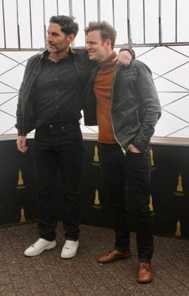 RECORD DATE NOT STATED Tom Ellis and Nick Gehlfuss visit the Empire State Building Observatory for a photo opportunity. (NEW)Tom Ellis and Nick Gehlfuss visit the Empire State Building Observatory for a photo opportunity. February 20, 2026, New York, USA: (L-R) Tom Ellis and Nick Gehlfuss visit the Empire State Building Observatory for a photo opportunity to celebrate the premiere of CBS™ new drama from Wolf Entertainment, CIA. Credit: Niyi Fote Thenews2 (Foto: Niyi Fote Thenews2 imago images) Tom Ellis and Nick Gehlfuss visit the Empire State Building Observatory for a photo opportunity.  Copyright: xNiyixFotex