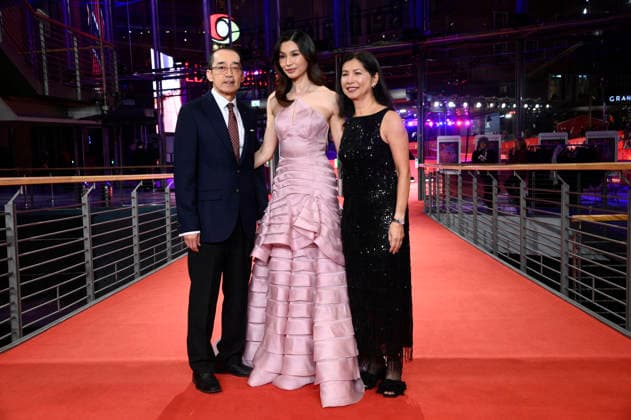 Gemma Chan with guests at the premiere of the feature film Josephine at the Berlinale 2026 76 Berlin International Film Festival in the Berlinale Palast Berlin, 20 02 2026 Foto:xN.xKubelkax xFuturexImagex josephine_6328