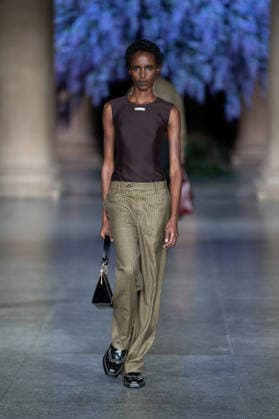 Mithridate - Runway - LFW February 2026 A model walks the runway at the Mithridate show during London Fashion Week February 2026 at the Tate Britain London United Kingdom Copyright: xLounisxTiarx xSOPAxImagesx _DSC8988
