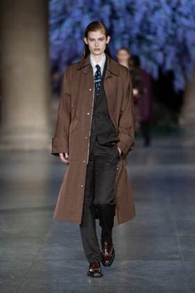 February 20, 2026, London, United Kingdom: A model walks the runway at the Mithridate show during London Fashion Week February 2026 at the Tate Britain London United Kingdom  - ZUMAs197 20260220_aaa_s197_218 Copyright: xLounisxTiarx