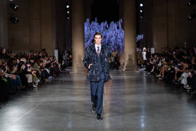 February 20, 2026, London, United Kingdom: A model walks the runway at the Mithridate show during London Fashion Week February 2026 at the Tate Britain London United Kingdom  - ZUMAs197 20260220_aaa_s197_234 Copyright: xLounisxTiarx