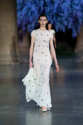 February 20, 2026, London, United Kingdom: A model walks the runway at the Mithridate show during London Fashion Week February 2026 at the Tate Britain London United Kingdom  - ZUMAs197 20260220_aaa_s197_276 Copyright: xLounisxTiarx