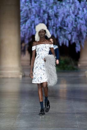 February 20, 2026, London, United Kingdom: A model walks the runway at the Mithridate show during London Fashion Week February 2026 at the Tate Britain London United Kingdom - ZUMAs197 20260220_aaa_s197_250 Copyright: xLounisxTiarx