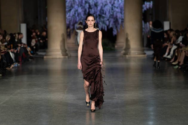 February 20, 2026, London, United Kingdom: A model walks the runway at the Mithridate show during London Fashion Week February 2026 at the Tate Britain London United Kingdom - ZUMAs197 20260220_aaa_s197_253 Copyright: xLounisxTiarx