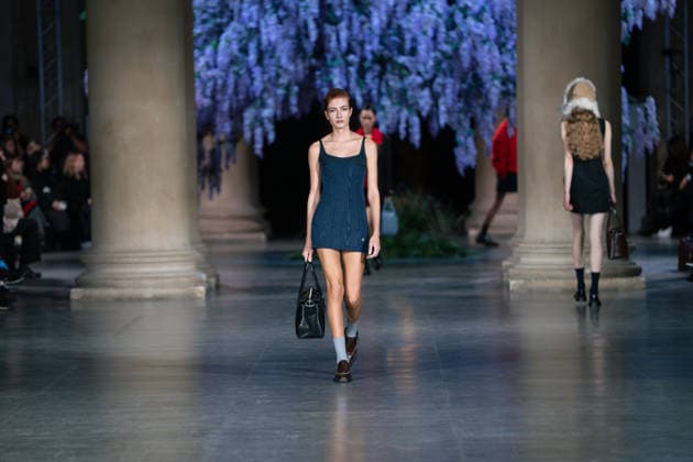 February 20, 2026, London, United Kingdom: A model walks the runway at the Mithridate show during London Fashion Week February 2026 at the Tate Britain London United Kingdom - ZUMAs197 20260220_aaa_s197_279 Copyright: xLounisxTiarx