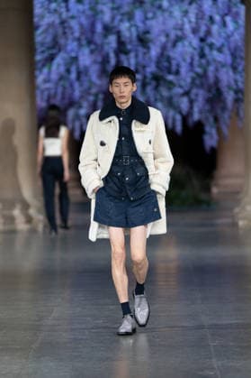 February 20, 2026, London, United Kingdom: A model walks the runway at the Mithridate show during London Fashion Week February 2026 at the Tate Britain London United Kingdom - ZUMAs197 20260220_aaa_s197_295 Copyright: xLounisxTiarx