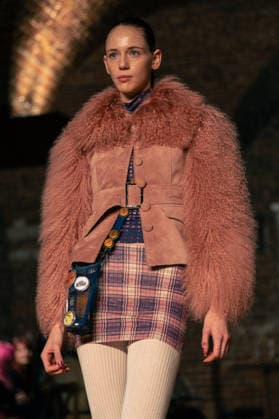 LFW - Sinead Gorey Runway A model walks the runway during the Sinead Gorey fashion show at Tate Britain during London Fashion Week held in London, United Kingdom on February 20, 2026. Photo by LounisPhotography ABACAPRESS.COM London United Kingdom  Copyright: xLounisPhotography ABACAx