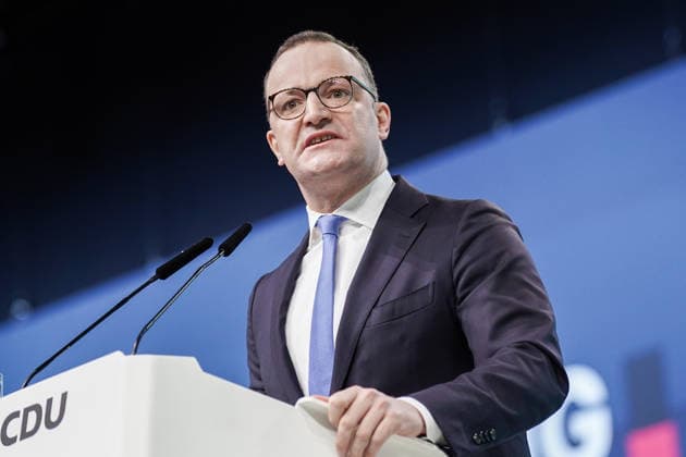 Europa, Deutschland, Baden-Württemberg: 38. Bundesparteitag der CDU Deutschlands in der Messe Stuttgart am 21.02.2026; Vorsitzender der CDU CSU-Bundestagsfraktion Jens Spahn hält eine Rede *** Europe, Germany, Baden Württemberg 38 Federal Party Congress of the CDU Germany at Messe Stuttgart on 21 02 2026 Chairman of the CDU CSU parliamentary group Jens Spahn gives a speech Copyright: xLUKAxKOLANOVICx