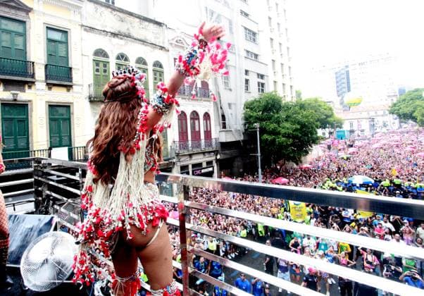 RECORD DATE NOT STATED Anitta s street party draws a huge crowd in downtown Rio de Janeiro. Rio de Janeiro (RJ), 21 02 2026 Carnival Anitta s bloco Singer Anitta parades with her bloco on the Preta Gil circuit, in downtown Rio, this Saturday (21). The trio featured Carlinhos Brown, as well as actresses Juliette, Mariana Ximenes, Rui Barbosa, David Brazil and Ariadna Arantes, who attended the parade. (Foto: Onofre Veras Thenews2 imago images) Anitta s street party draws a huge crowd in downtown Rio de Janeiro.  Copyright: xPicasax