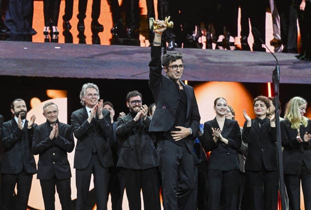 76th Berlin International Film Festival BERLIN, GERMANY - FEBRUARY 21: Ilker Catak, director of Gelbe Briefe (Yellow Letters) receives the Golden Bear award for the best film during the closing ceremony of 76th International Berlin Film Festival (Berlinale) in Berlin, Germany on February 21, 2026. Halil Sagirkaya Anadolu Berlin Germany. Editorial use only. Please get in touch for any other usage.  Copyright: x2026xAnadoluxHalilxSagirkayax